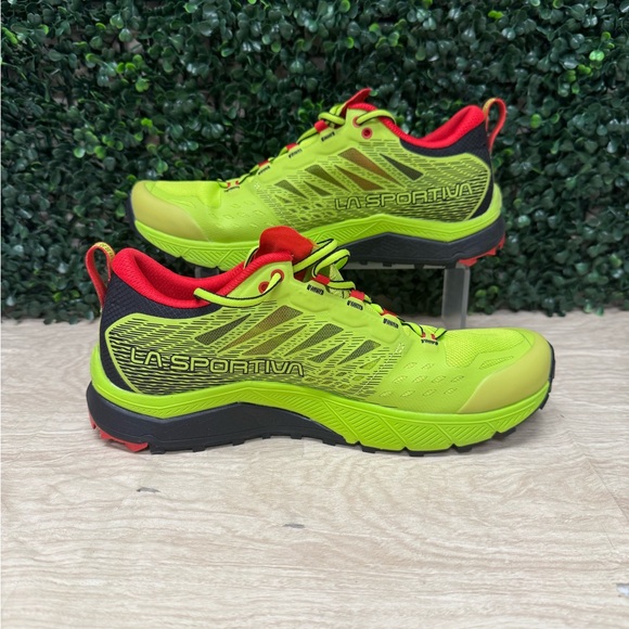 La Sportiva Neon Green Trail Running Shoes - M9 - Picture 2 of 9